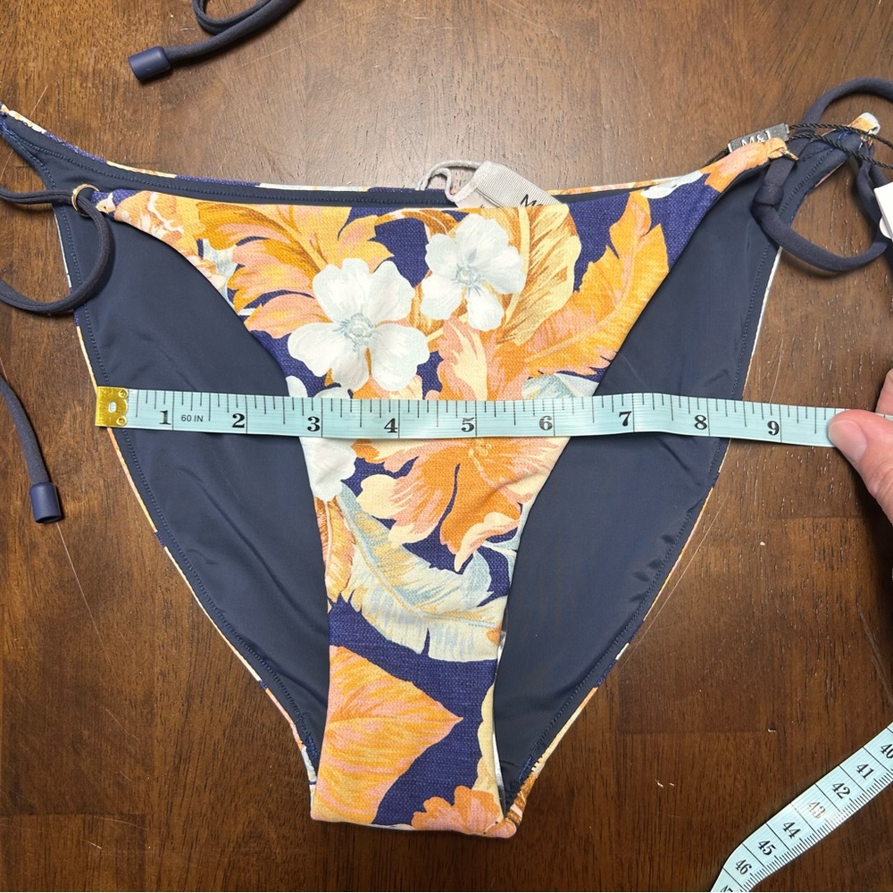 NWT Monte and Lou Paraiso Navy Blue and Orange
Floral String Bikini Set Size 6 - Picture 13 of 16